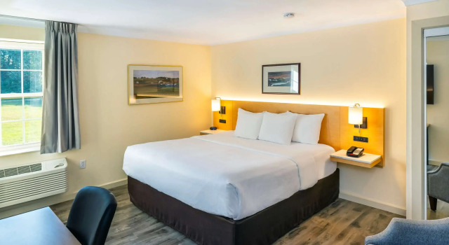 Номер Business Quality Inn & Suites Garden of the Gulf