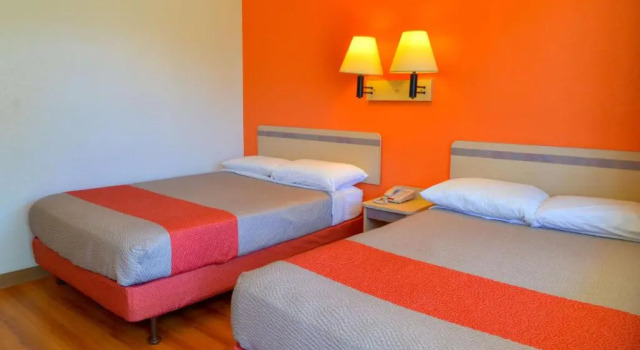 Четырёхместный номер Deluxe Motel 6 - Santa Nella, on i-5