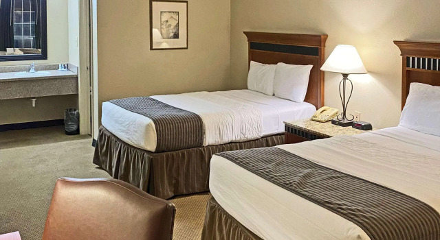 Rodeway Inn San Angelo South, Забронировать Отель Отели Сан-Анджело с парковкой, рядом с San Angelo Community Medical Center, Парковка