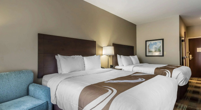 Четырёхместный номер Standard Quality Inn Pleasant View