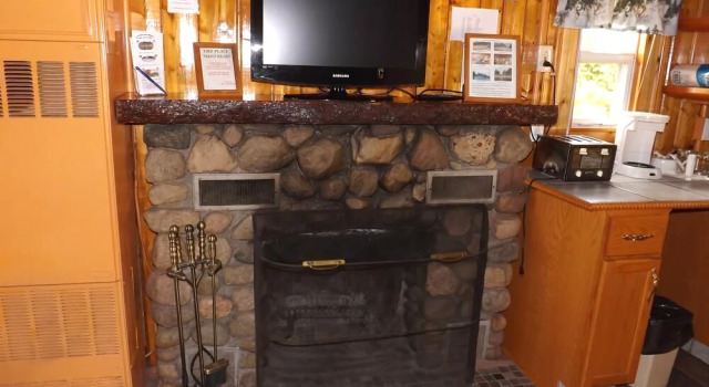 Crooked Lake Resort Cabin 1 (The lake side Stowaway) Holiday home 2 Be, Reserva ahora Resort Lake Estados Unidos