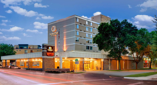 Suite DoubleTree by Hilton Madison Downtown