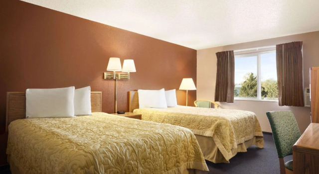 Четырёхместный номер Standard Super 8 by Wyndham North Platte