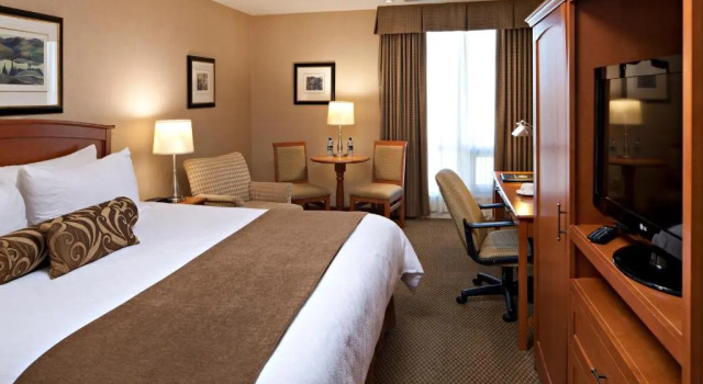 Двухместный номер Executive Carriage House Hotel and Conference Centre