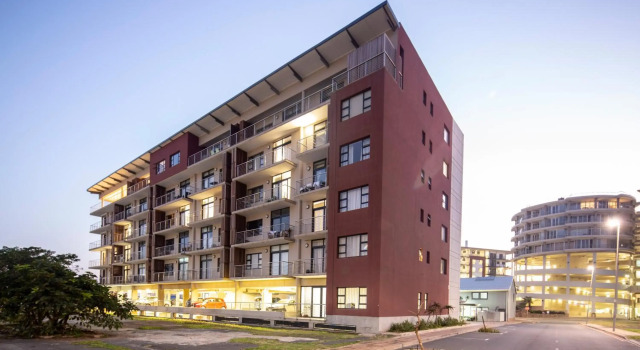 uSHAKA WATERFRONT - LUXURIOUS LAVISH LOOKER