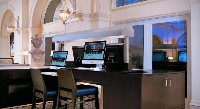 Hilton Naples