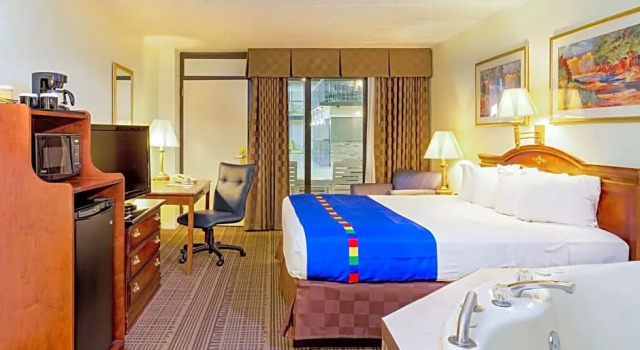 Двухместный номер Premium с балконом Park Inn By Radisson Sharon