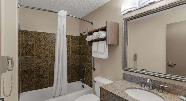 Люкс Quality Inn Denver Northeast Brighton
