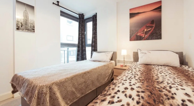 Bright, Roomy 2BR Flat for 6 Near Central Bristol, Забронировать Отель Отели Бристоля 3 звезды, рядом с We The Curious, 3*