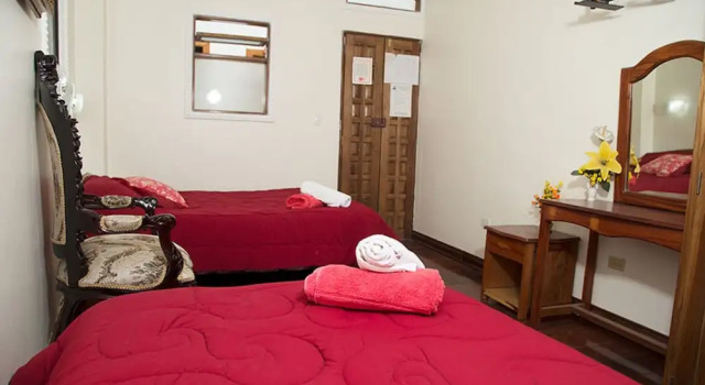 Трёхместный семейный номер Standard Hotel Plaza del Teatro