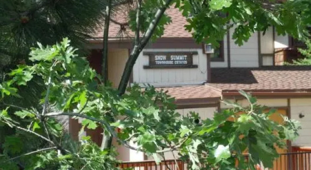 Three-Bedroom Specialty Townhouse Unit #36 by Snow Summit Townhouses, Rezerwuj Apartament Big Bear Lake Stany Zjednoczone