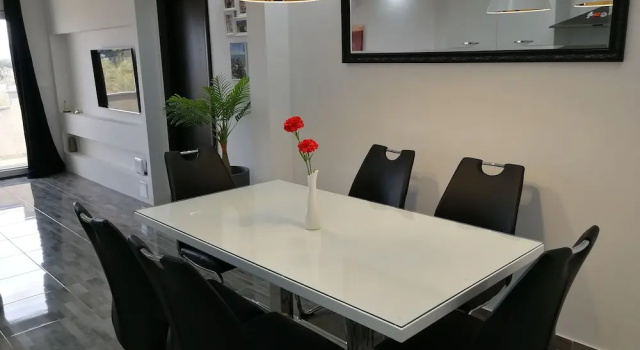Апартаменты Deluxe с 3 комнатами с видом на море Deluxe apartment BellaCosta