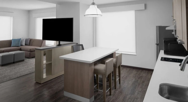 Люкс с кухней c 1 комнатой Hyatt House Lansing-University Area
