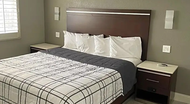 Семейный люкс Cabana Inn & Suites