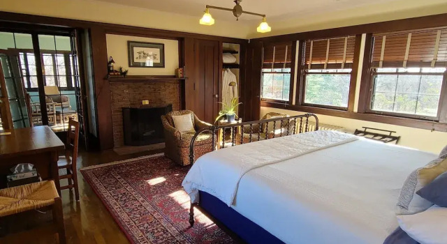 Двухместный люкс Premium с видом на реку Four Mounds Inn