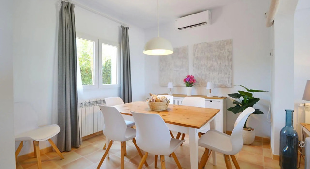 Fun, connected holiday home just 200m from wide sandy beach on Mallorca, Foglalás Szálloda Arta Mallorca