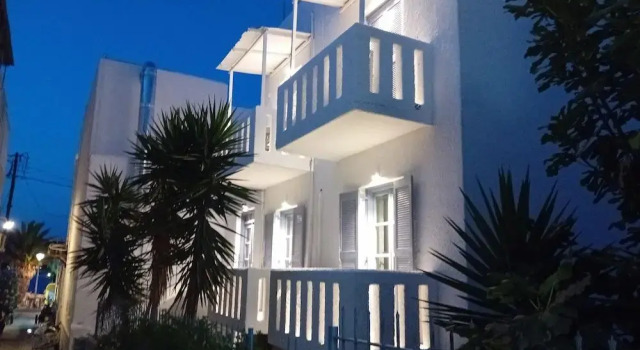 ISALOS ROOMS ON THE BEACH, Забронировать Отель Отели Серифос-Хора с парковкой, Парковка