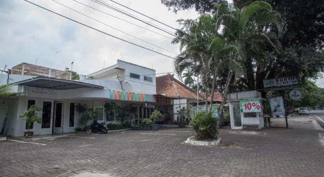RedDoorz Plus @ Idjen Boulevard Malang