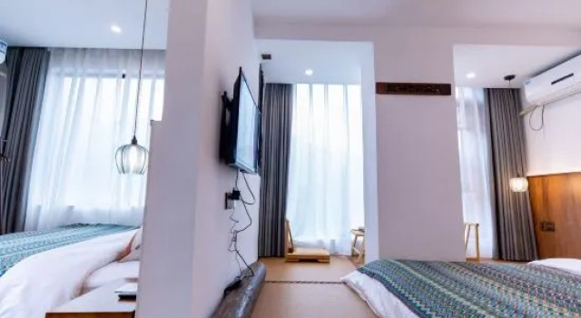 Семейный люкс с видом на горы Old Time Homestay (Zixingdong Jianghu Scenic Area)