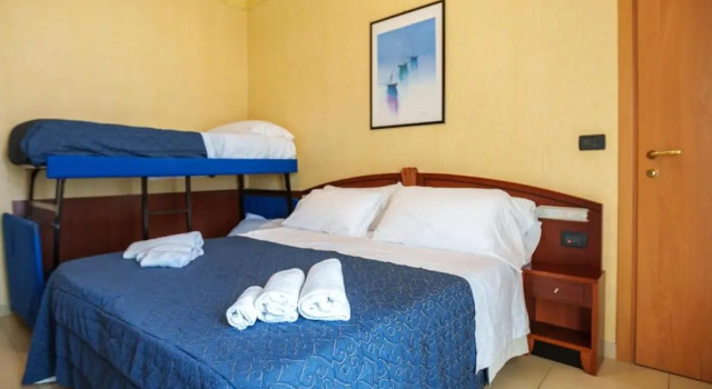 Четырёхместный номер Standard с видом на море Hotel Rex Rimini