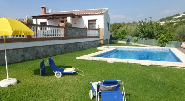 Villas Nerjazul - Villa Los Almachares II, Prenota Villa Hotel a Axarquía con parcheggio, Parcheggio