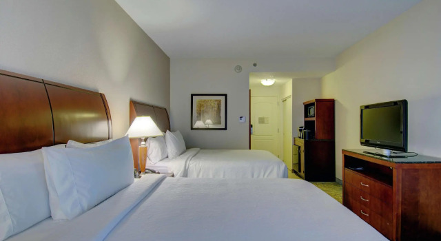 Четырёхместный номер Standard Hilton Garden Inn Norwalk