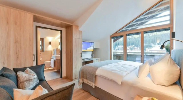 Hotel Sonnblick, Забронировать Отель Лех Lech - Zürs, рядом с Горнолыжный подъемник Шлегелькопфбан