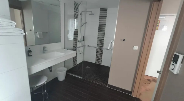 Confort chambre Aux Deux Clefs Hostellerie Groff