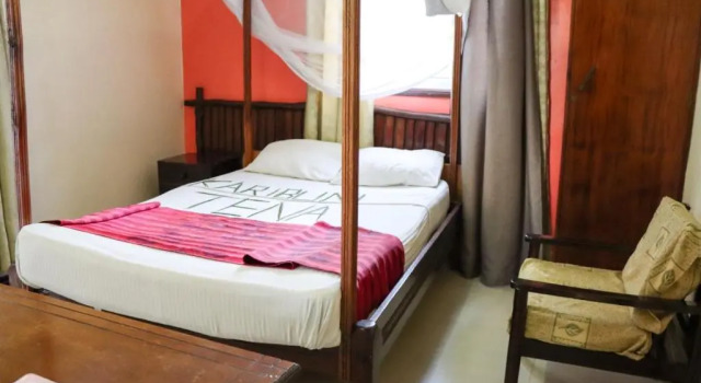 Darajani Hotel, Varaa Hotelli Hotellit Coast Region uima-altaalla, Uima-allas