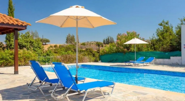 Вилла с 3 комнатами Villa Ira Finiki