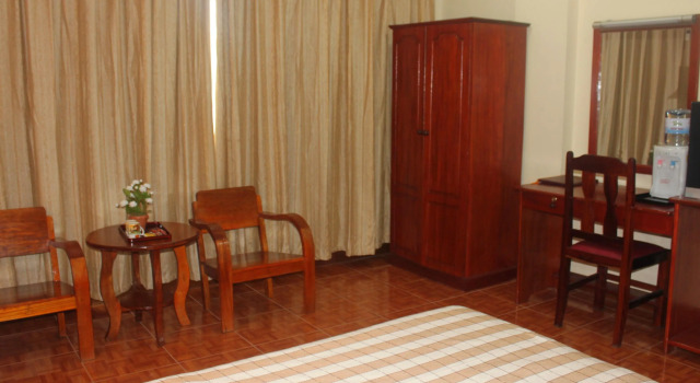 Dokchampa Hotel, Rezerwuj Hotel Hotele w Luang Namtha z parkingiem, Parking