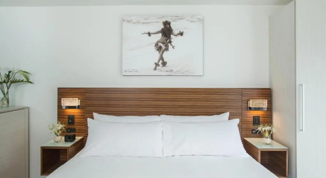 Номер Standard с видом на залив Grand Naniloa Hotel, a Doubletree by Hilton