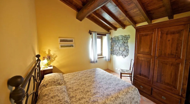 Wonderful private villa for 10 people with private pool, WIFI, TV, terrace, pets allowed and par...