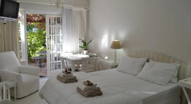 Firmount Lodge, Забронировать Отель Отели Кейптауна с парковкой, Парковка