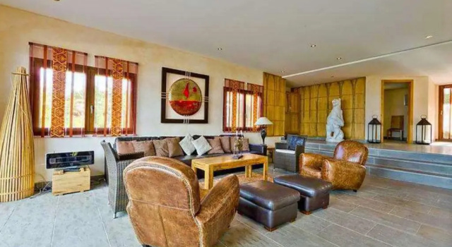 Axaari - VIEW & COSY chalet 10 pers, Забронировать Шале Отели Нанда с бассейном, Бассейн