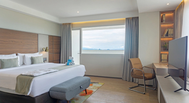 Номер Executive с балконом и с видом на море Golden Tulip Springhill Lampung