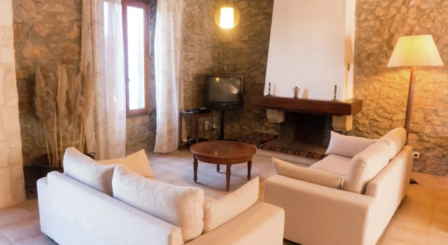 Holiday Home in Montbrun With Pool & Vineyards, Rezerwuj Dom wakacyjny Hotele w Aude z basenem, Basen