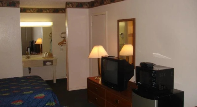Value Lodge, Забронировать Отель Браунвуд штат Техас