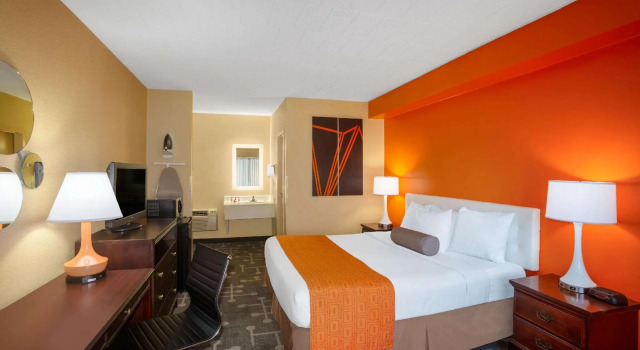 Двухместный номер Standard Howard Johnson by Wyndham College Park