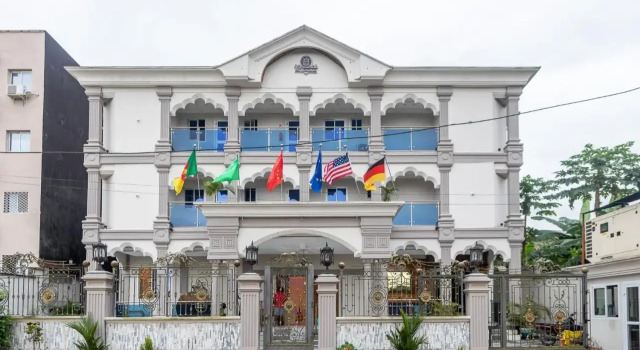 THE DREAMS HOTEL, Book Hotel Hotels in Douala with a Pool, Swimming Pool