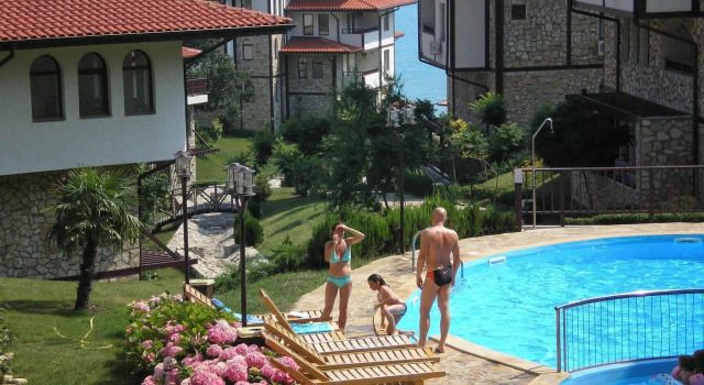 Etara Apartments