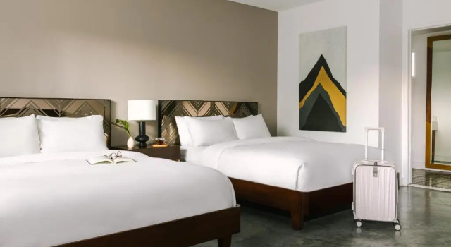Четырёхместный номер Standard V Capri Palm Springs, a Dolce by Wyndham
