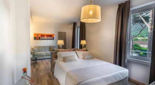 Полулюкс с балконом Marina Garden Hotel