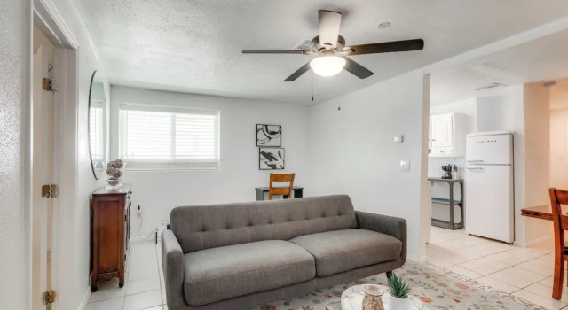 El Paso Home ~ 2 Mi to University Medical Center!, Rezerwuj Dom wakacyjny Hotele w El Paso z parkingiem, Parking