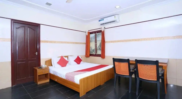 Hotel Sunrise View by OYO Rooms
