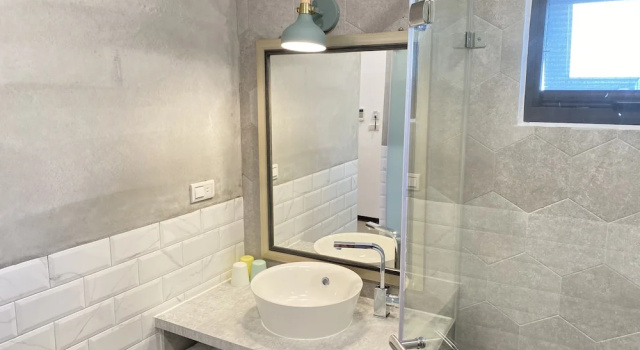 Трёхместный номер Standard с балконом и с видом на горы Kenting Sunhow Inn
