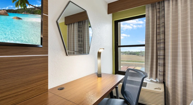 Четырёхместный номер Standard Holiday Inn Express Harlingen by IHG