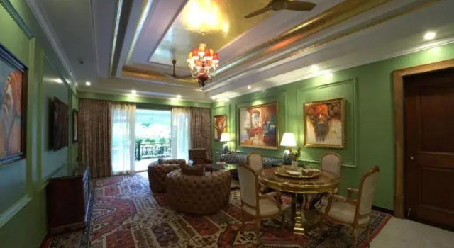 Люкс Standard Mayfair Oasis Resort & Convention