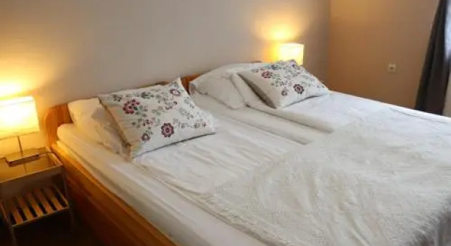 GrapeWine Guesthouse, Buchen Sie Hotel Eger 