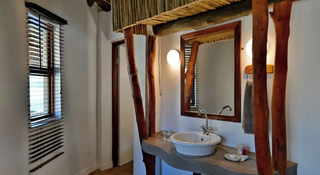 Шале Standard Warthogs Bush Lodge
